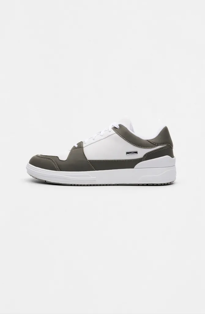 Amur Olive (36)
